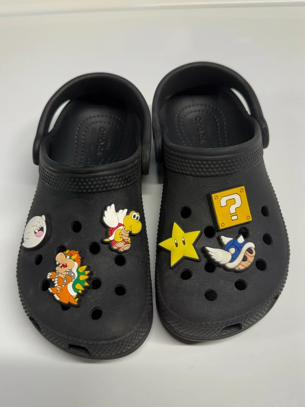 CROCS Black Kids Clogs with Super Mario Character Jibbitz